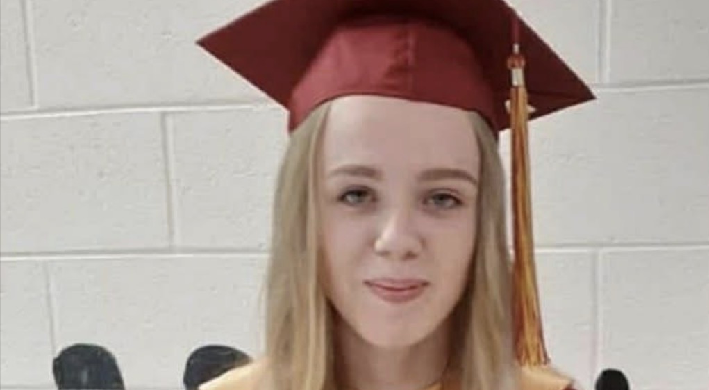 Amanda Smith Death, Obituary: 23, Amanda Smith Tragically KIlled alongside Her Mother Cheri Smith, 50, and her brother, Erin Poole, 29, at their family home on N. Sumac Circle